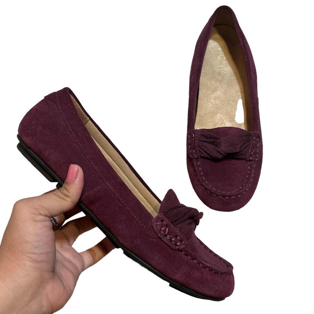 Vionic Norah Suede Moccasins with Bow Detail Color Burgundy Size 7